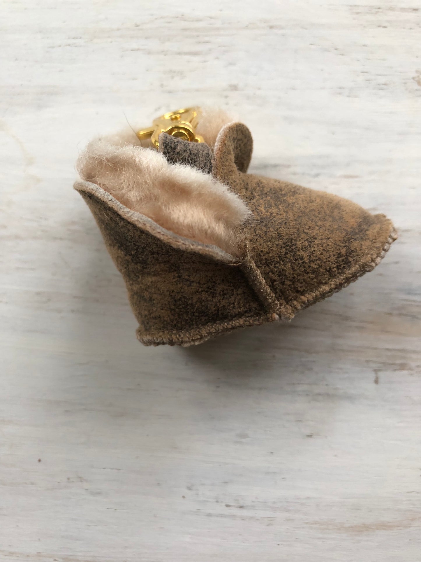 Sheepskin leather keyring - gold clip